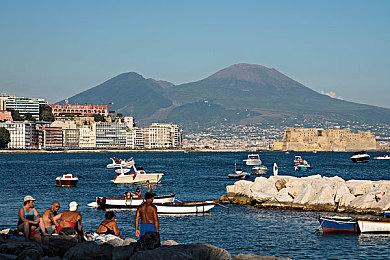 虚幻5.4引擎罗马小镇演示 画面逼真让人难辨真假